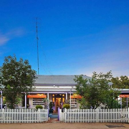 Lavender House York Motel Bagian luar foto