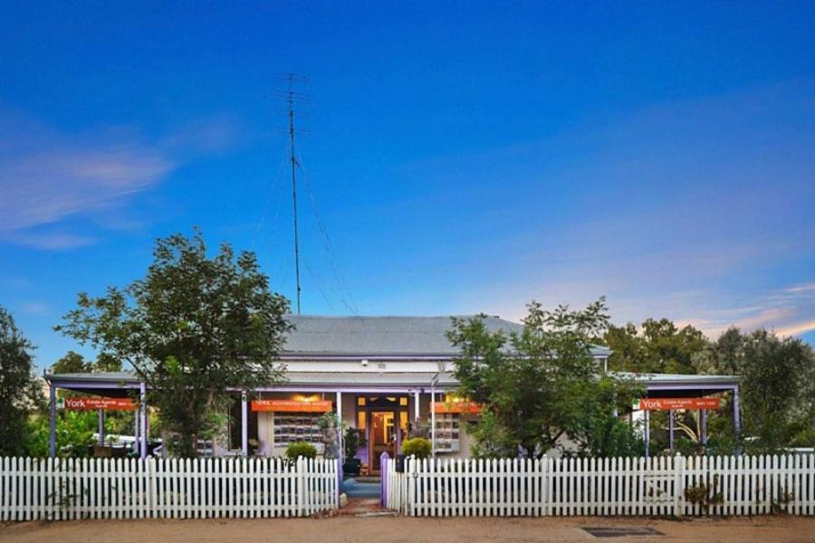 Lavender House York Motel Bagian luar foto